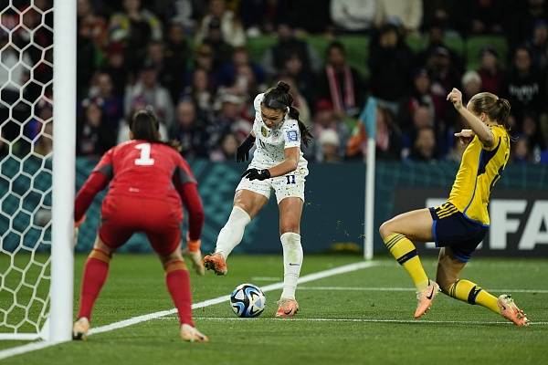 -包含美国女足挑战瑞典，争取女足世界杯半决赛资格的词条