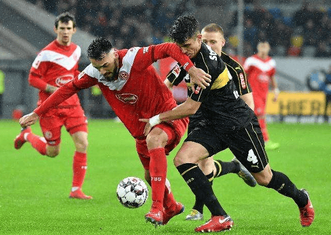 汉堡在与杜塞尔多夫的对决中获得胜利