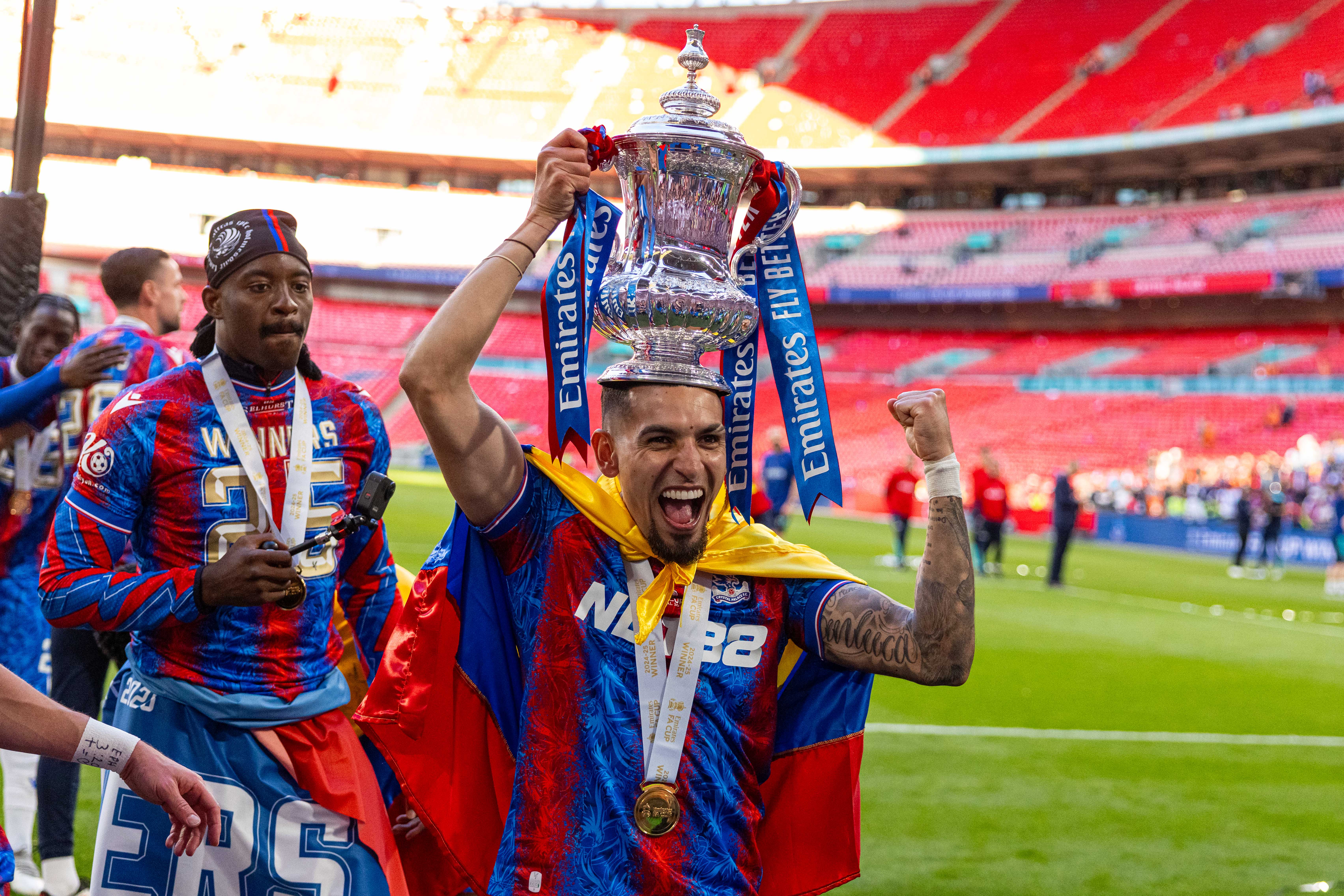 九游体育官方登录入口-顶尖足球俱乐部在最近比赛中取得胜利