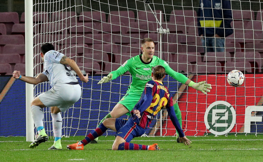 华伦西亚惊险客胜，豪取三分