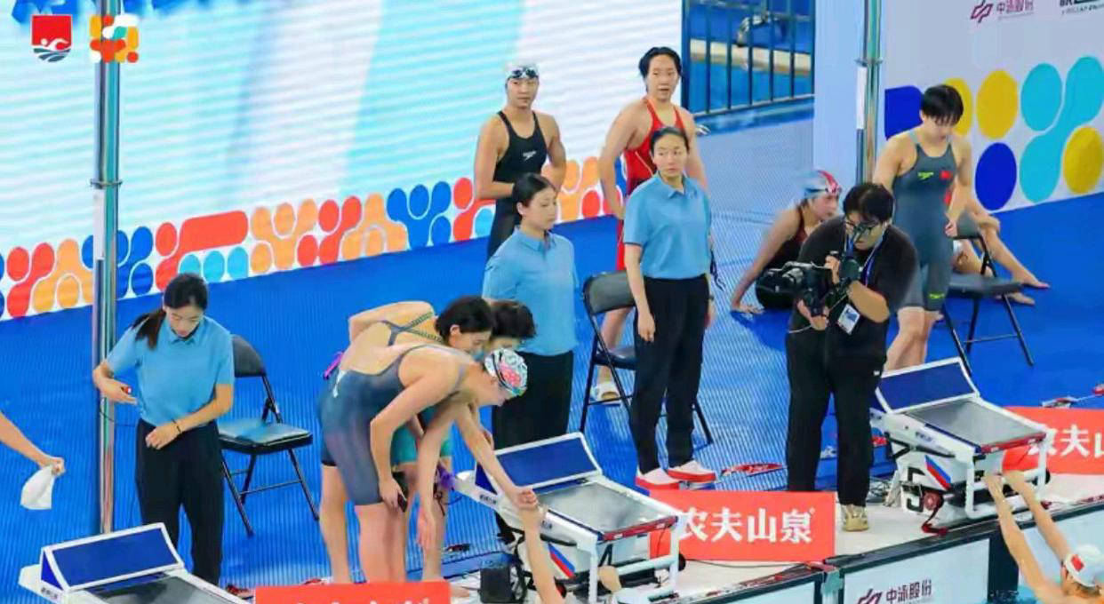 中国游泳选手再次夺冠,稳坐榜首! 中国游泳选手再次夺冠,稳坐榜首!