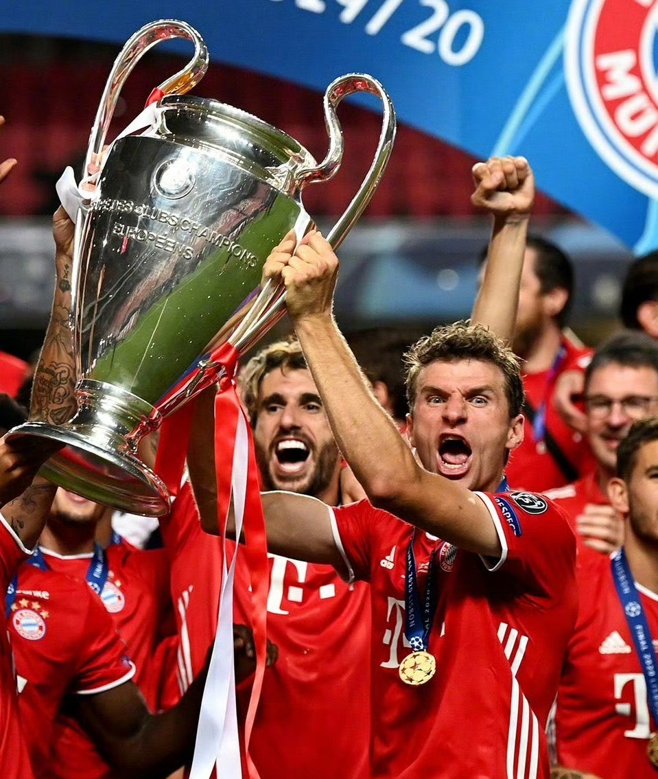 包含创纪录!莱万多夫斯基带领拜仁慕尼黑取得胜利的词条 包含创纪录!莱万多夫斯基带领拜仁慕尼黑取得胜利的词条